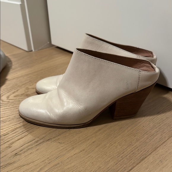 Rachel Comey Shoes - Rachel Comey White Leather Mules with Brown Wooden Heel 7.5
